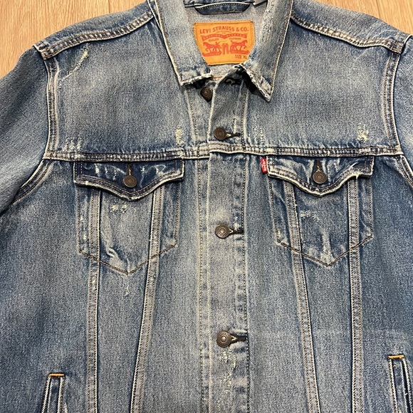 Levi’s denim jacket - Picture 3 of 8